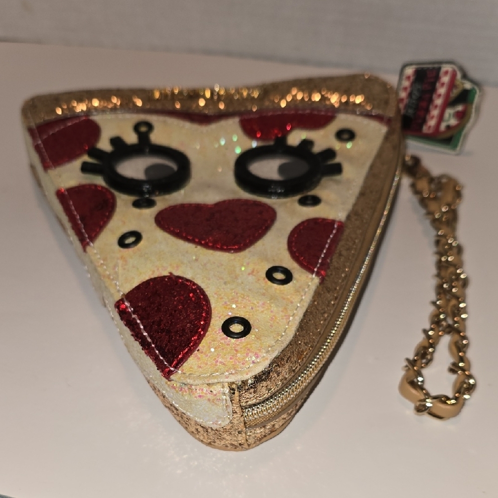 Betsey Johnson Betsey Johnson Say Cheese Pizza Slice Wristlet. - Picture 9 of 10